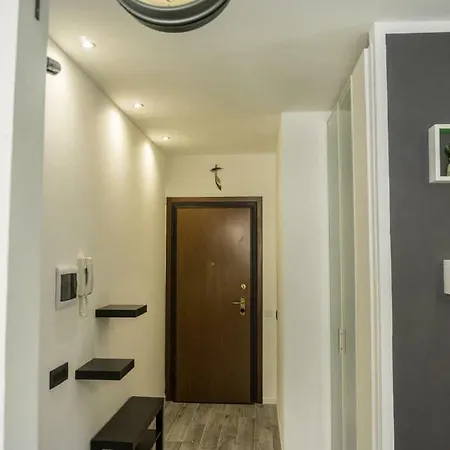 Oasi Felice كومو